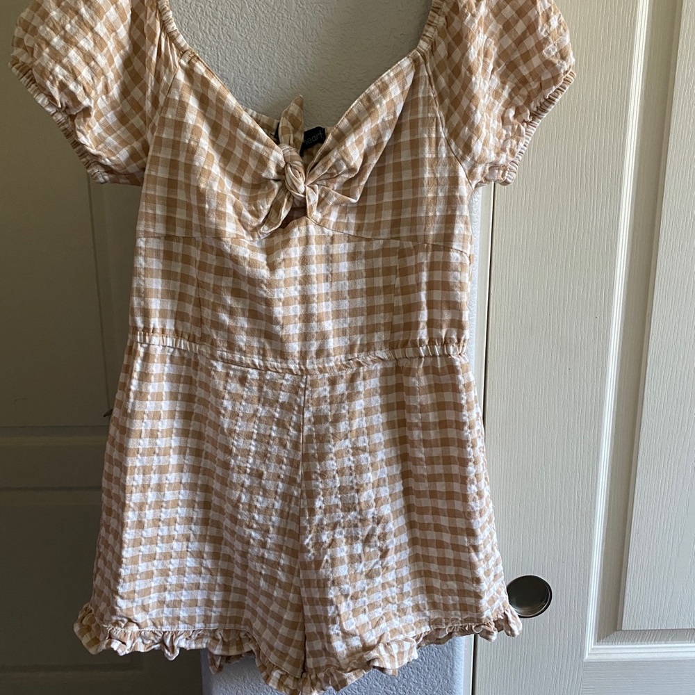 Checkered Romper W/ Ruffles 🤎 - Picture 4 of 4